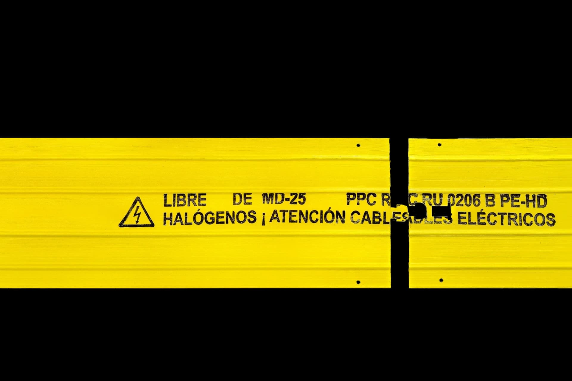 Dos piezas de placa de protección para instalación en zanja